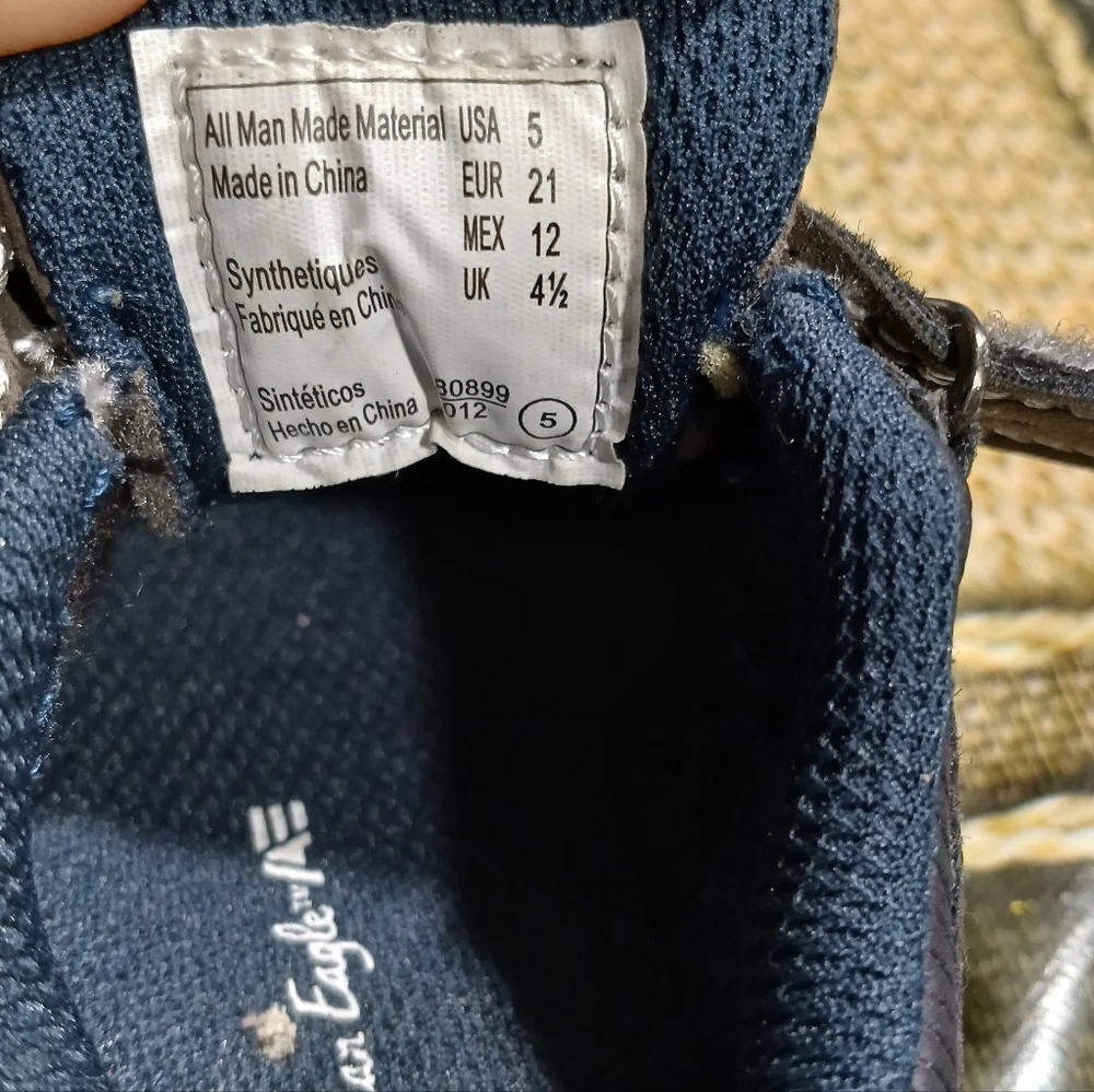 American Eagle Outfitters Kids Brown Sneakers with Navy Laces - Picture 4 of 7